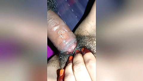 Indian babe fucked in bed with a friend in amateur porn