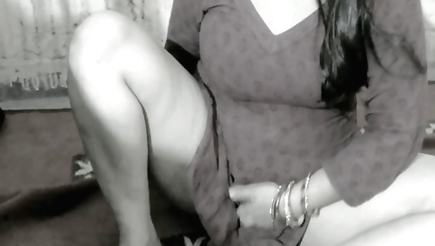 Sexy Indian wife shows her natural boobs and pussy lips