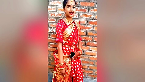 Amateur indian chick gets wet during outdoor fucking