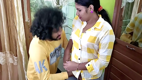 Indian girl with big tits has sex in hot amateur video