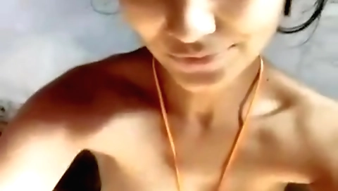 Sexy amateur brunette showing her natural body on webcam