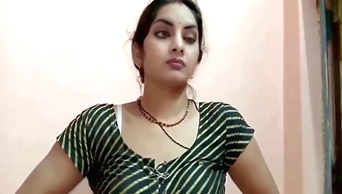 Indian babe in her favorite outfit shows her love for sex