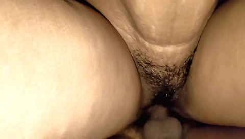 Indian hairy babe penetrated in the amateur porn video