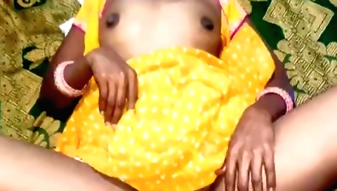 Indian aunty shows his pussy and pusssy - cum shot