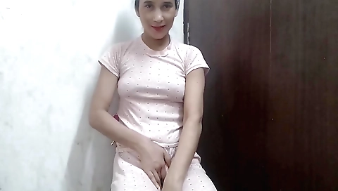 Indian naked solo video with a hot ass and sexy thighs
