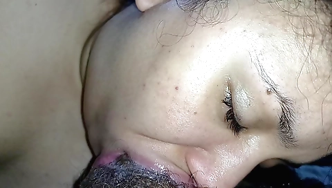 Indian slut with a big tongue making a deepthroat porn video