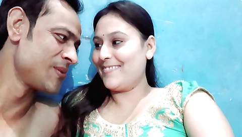 Indian woman with a small pussy gets rammed by her boyfriend
