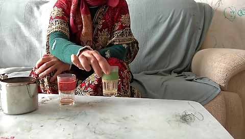 Amateur Indian porn video with a sexy indian tongue