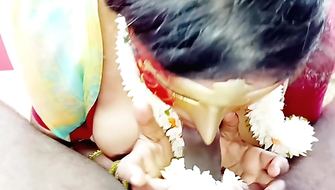 Indian teen with a nice body is having an erotic conversation