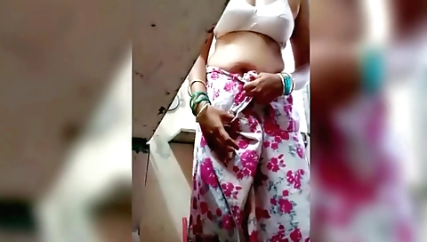 Indian bhabhi with big black breasts in a hot homemade video