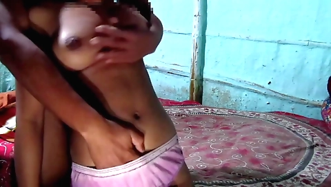 Brunette with small tits gets fingered in amateur video