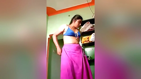 Indian girl does a handjob and makes me cum very good