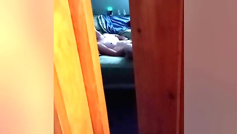 Solo female video with her face and pussy playing with