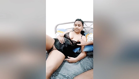 Indian babe with natural boobs gets her pussy drilled