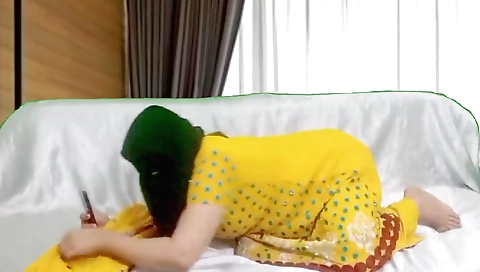 Indian chatty bhabhi fucks her stepbrother on webcam