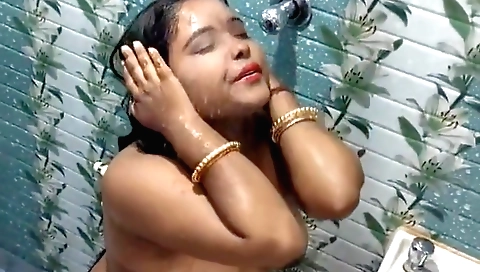 Big titted mature wife in a bathing room amateur video
