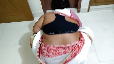 Amateur big ass with huge boobs getting fucked by a guy