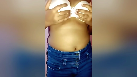 Hot teen cheated on her lover by having a sex show