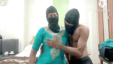 Indian woman with big boob and big ass got a massage