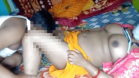 Indian bhabhi sex video with a nice face and a hot cock