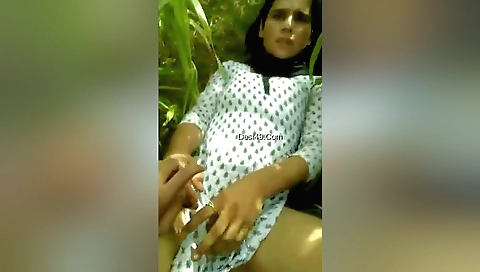Indian amateur girl showing her naked body on the grass
