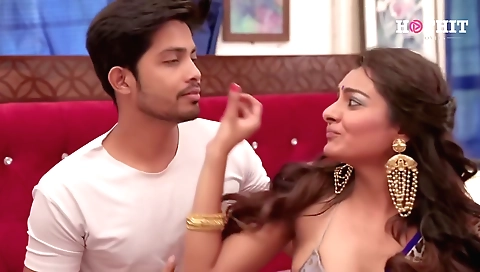 Indian hottie gets off with her lover after riding
