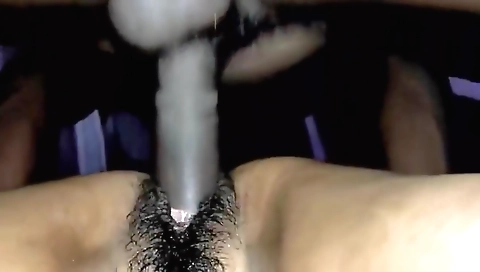 Amateur hairy girl with a natural body is doing a fantastic job