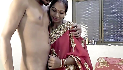 Sexy indian girl makes him cum on her face and ass