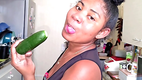 Indian girl strips off her sexy outfit and shows her body