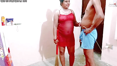 Indian mature lady riding on her stepbrother's dick