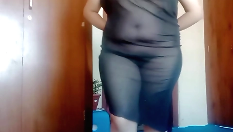 Busty webcam whore is fucking herself hard in hd video