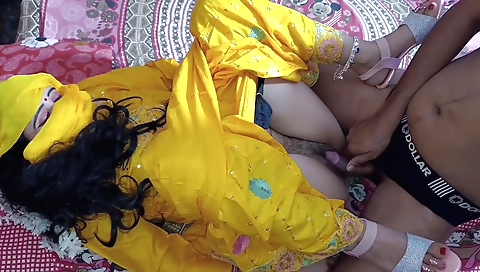 Indian chubby amateur hawt video with a chubby hairy hawt girl