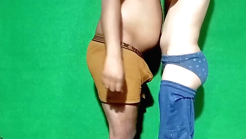 Indian girlfriend and her horny boyfriend fuck in the bed