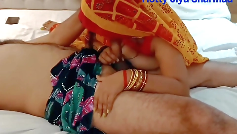 Indian pornstar with a nice yellow saree gets fucked