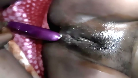 Babe gets fucked with 9 inch dildo in a homemade vid