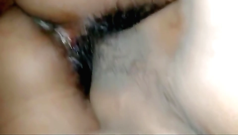 Indian amateur porn clip with a sexy girl sucking a dick