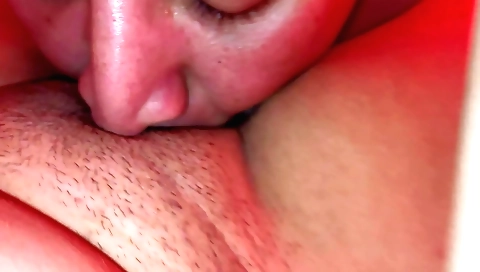 Indian girl with a small tits and a nice body is cleaning up