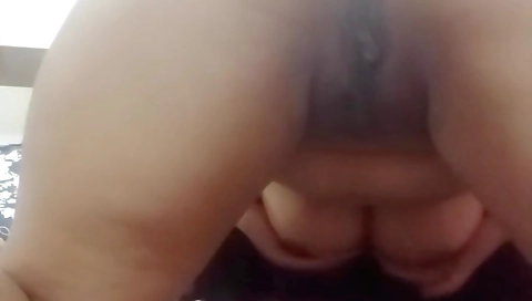 Amateur solo female masturbating in bed with sperm