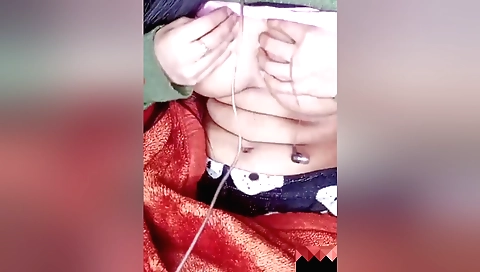 Amateur girl does it in the bathroom on the bathroom floor