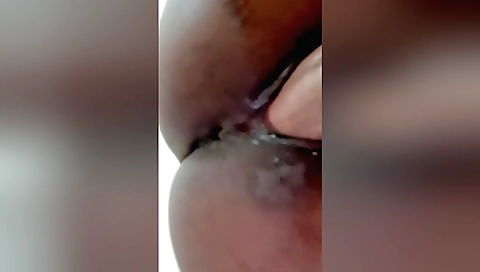 Indian milf gives a blowjob and gets her pussy fucked