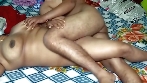 Indian amateur teen with a sexy pussy has been fucking