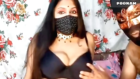 Indian brunette plays with her pussy in hot sex video