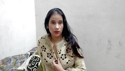 Indian amateur beauty is masturbating with her ass