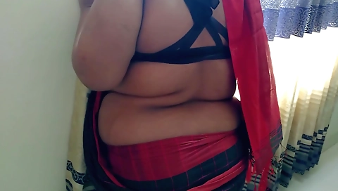 Indian hottie with a big ass has a hot affair with a stranger