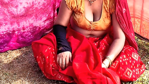 Indian brunette stepmom fucks her stepson with her pussy