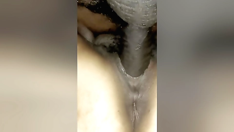 Hairy Indian chick is showing us what a sexy girl can do
