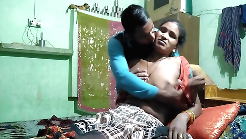 Horny brunette chick swallows a cock and gets penetrated