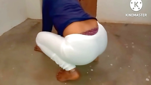 Amateur video of a brunette naked in leggy leggings