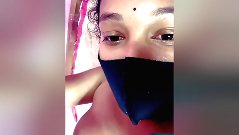Indian slut enjoying some sex with her hairy pussy