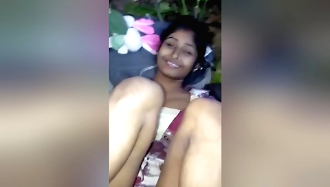 Girl in amateur outdoor porn gets fucked by some guy